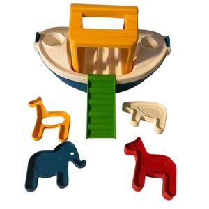 Vintage Tupperware Noahs Ark Toy Set with Animal Cutters Stencils 1980s 7-Piece